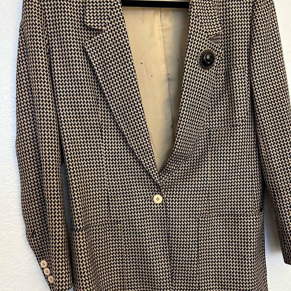 100% SILK Anne Klein Black and Cream Houndstooth Blazer. Size 10